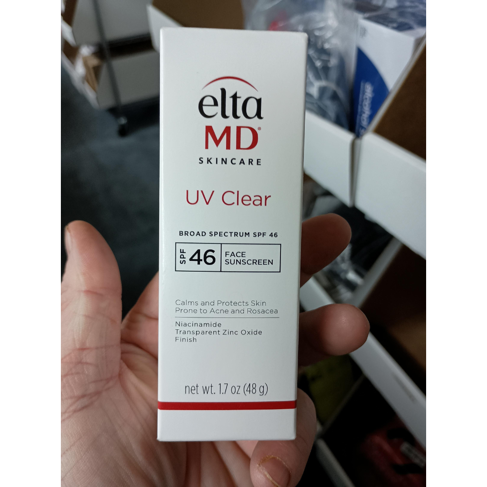 EltaMD UV Clear Broad-Spectrum SPF 46 Oil-Free Facial Sunscreen – 9% Zinc Oxide, 5% Niacinamide, Hyaluronic Acid, Non-Comedogenic, 1.7 oz
