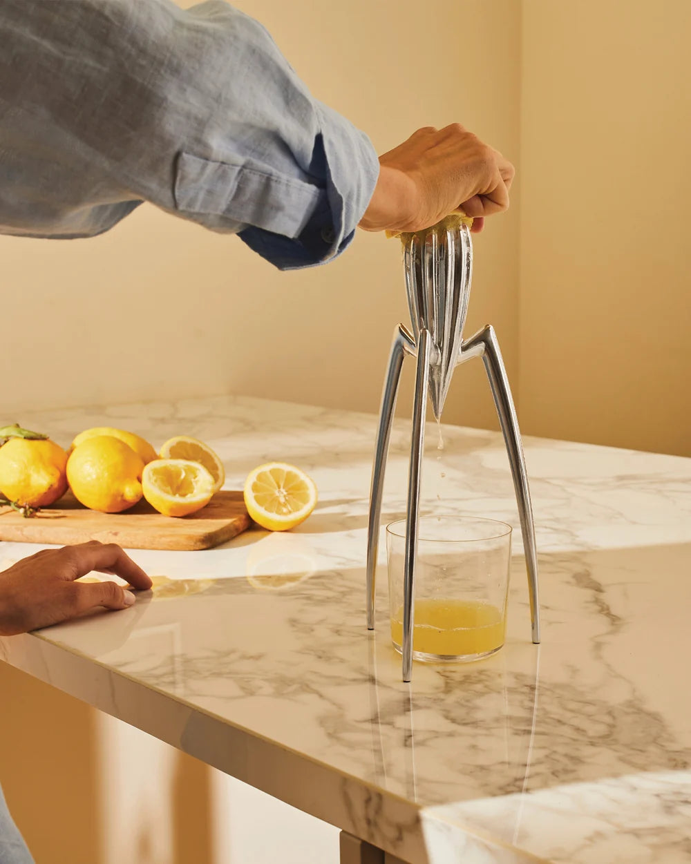 Alessi Juicy Salif Citrus Squeezer by Philippe Starck – Mirror-Polished Aluminum Lemon & Citrus Juicer